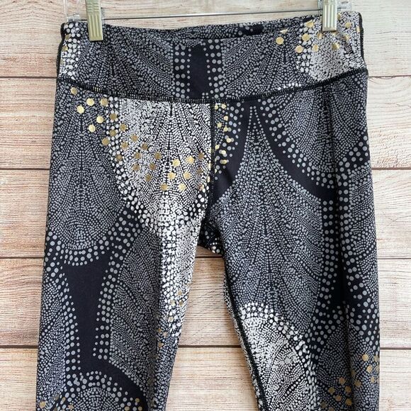 FABLETICS LEGGINGS IN BLACK GEOMETRIC PRINT‎ - Picture 2 of 5